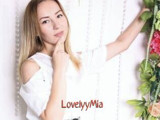 LovelyyMia