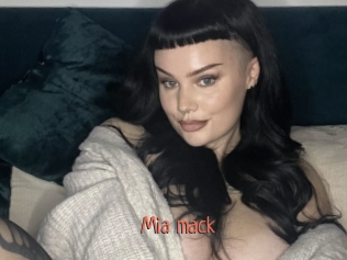 Mia_mack