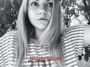 Nikkyhotmoomy